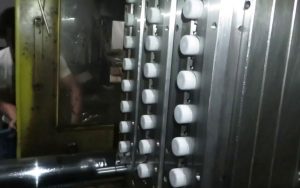 قالب گیری درب بطری پلاستیکی